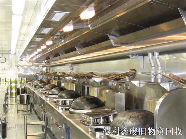 北京賓館設備回收，國貿收購二手地毯，貨架大量回收