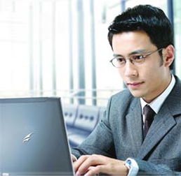 云開(kāi)發(fā)賦能未來(lái) 人工智能應(yīng)用軟件開(kāi)發(fā)的嶄新路徑——聚焦武漢新華電腦學(xué)校大數(shù)據(jù)人工智能學(xué)院